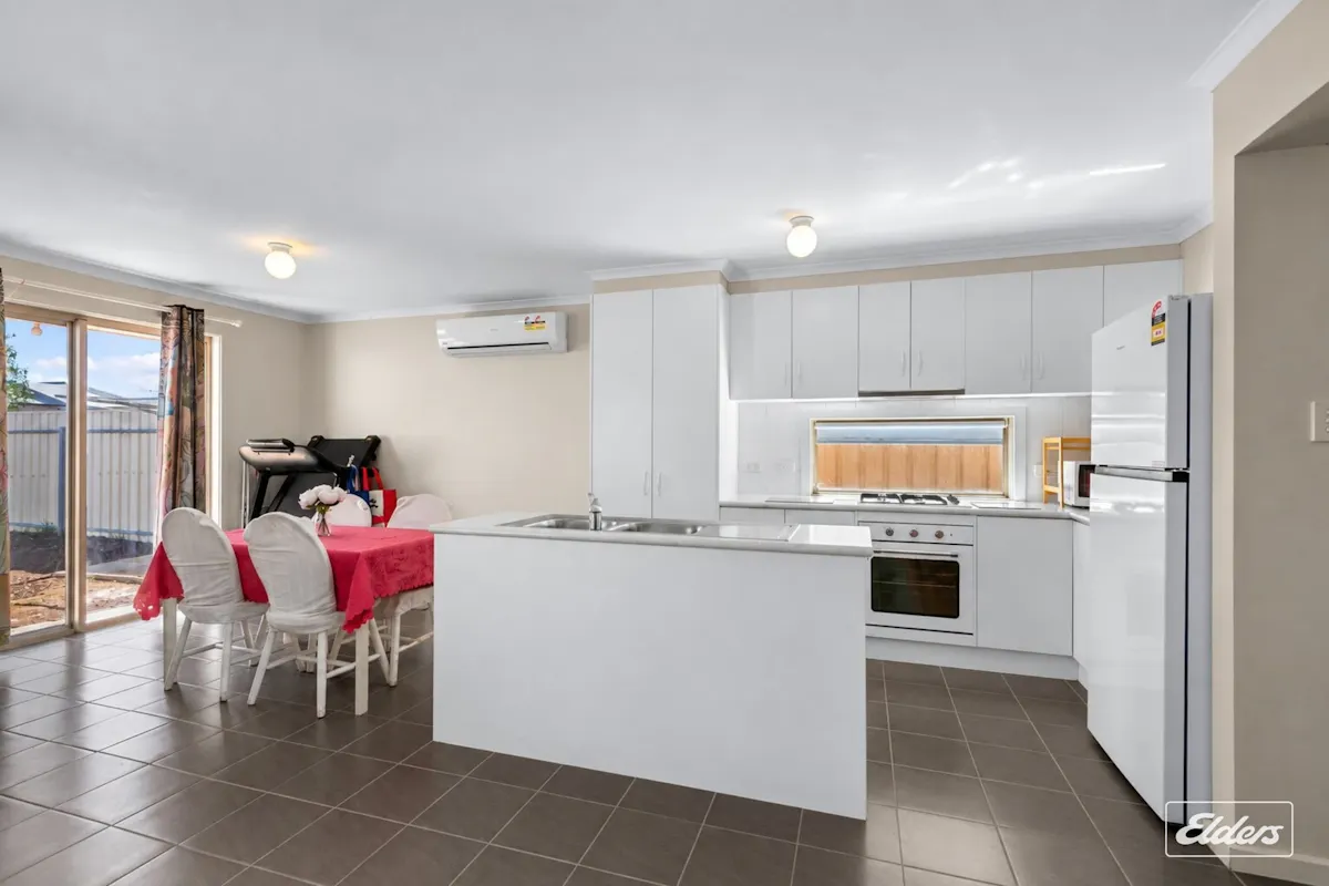 7 Henderson Street — photo 3 of 23
