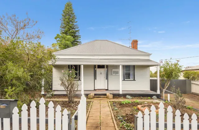20 Newcastle Road — photo from Elders Real Estate Bunbury / Davenport - McCombe Road