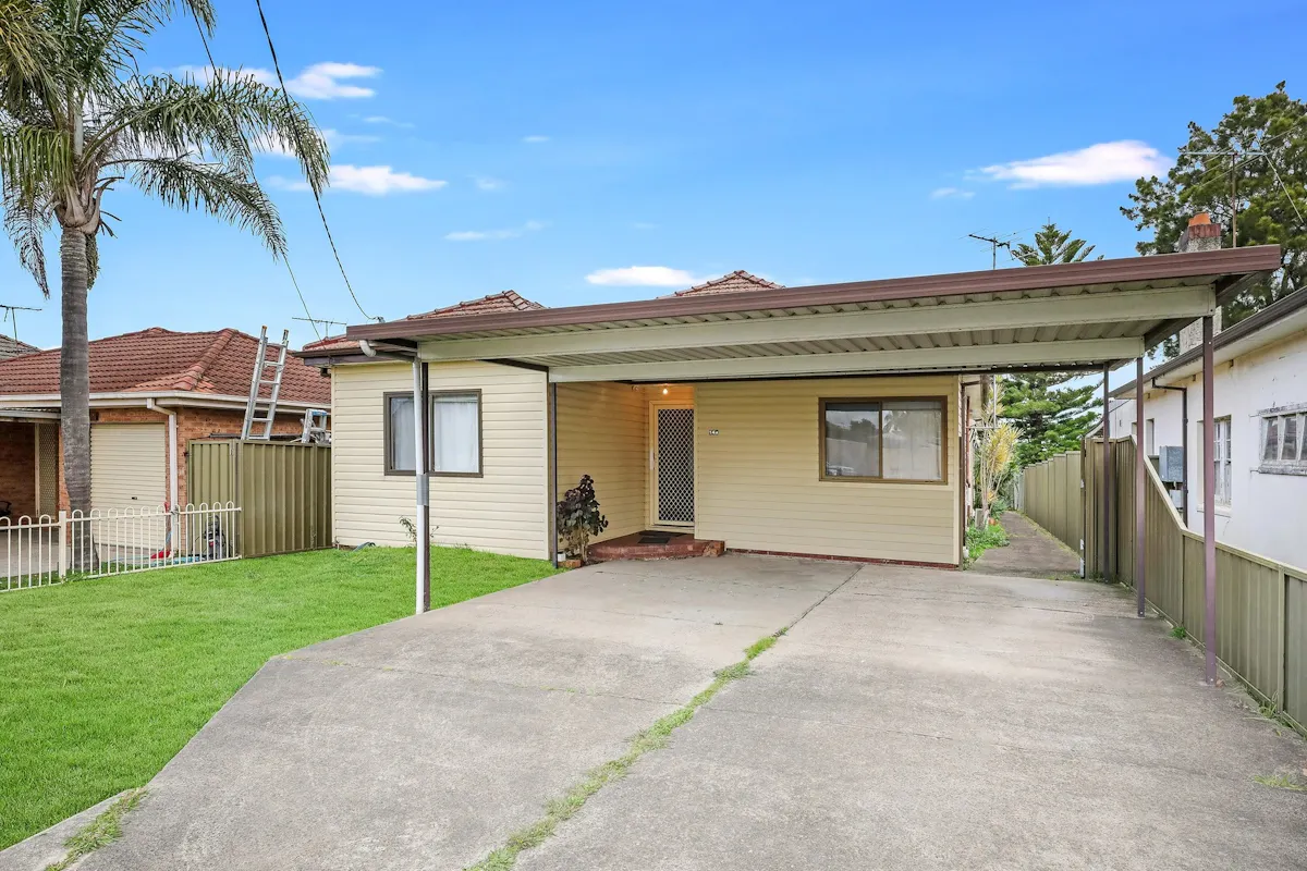 Spacious Family Home on 727.2m² – Dual Living Potential & Endless Opportunity! — photo 6 of 11