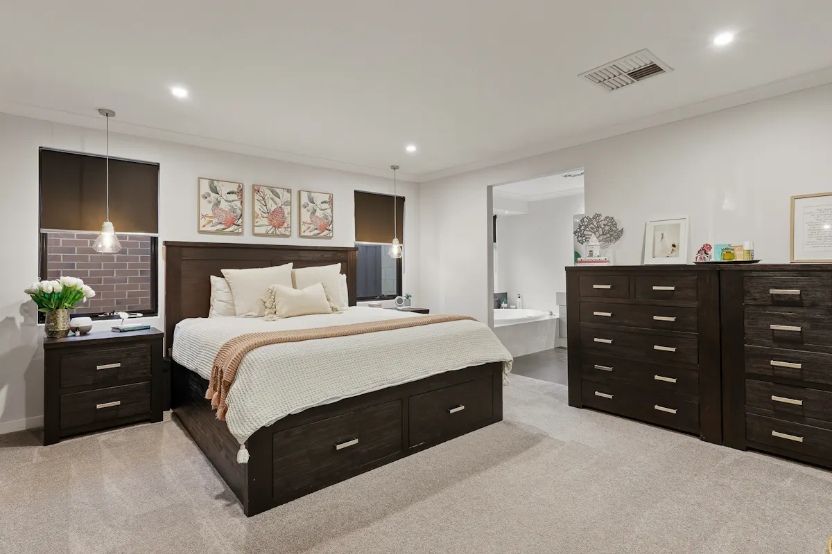 43 Chilvers Street — photo 13 of 27