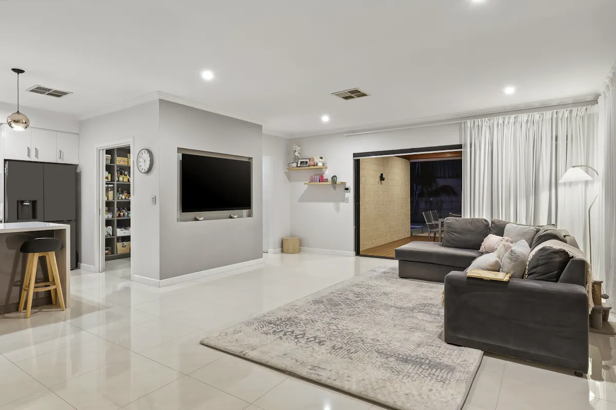 43 Chilvers Street — photo 7 of 27