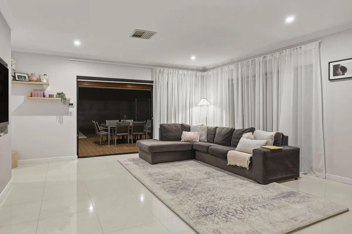 43 Chilvers Street — photo 8 of 27