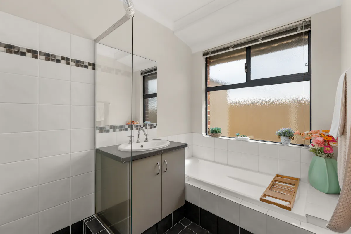 3 Galway Boulevard — photo 13 of 25