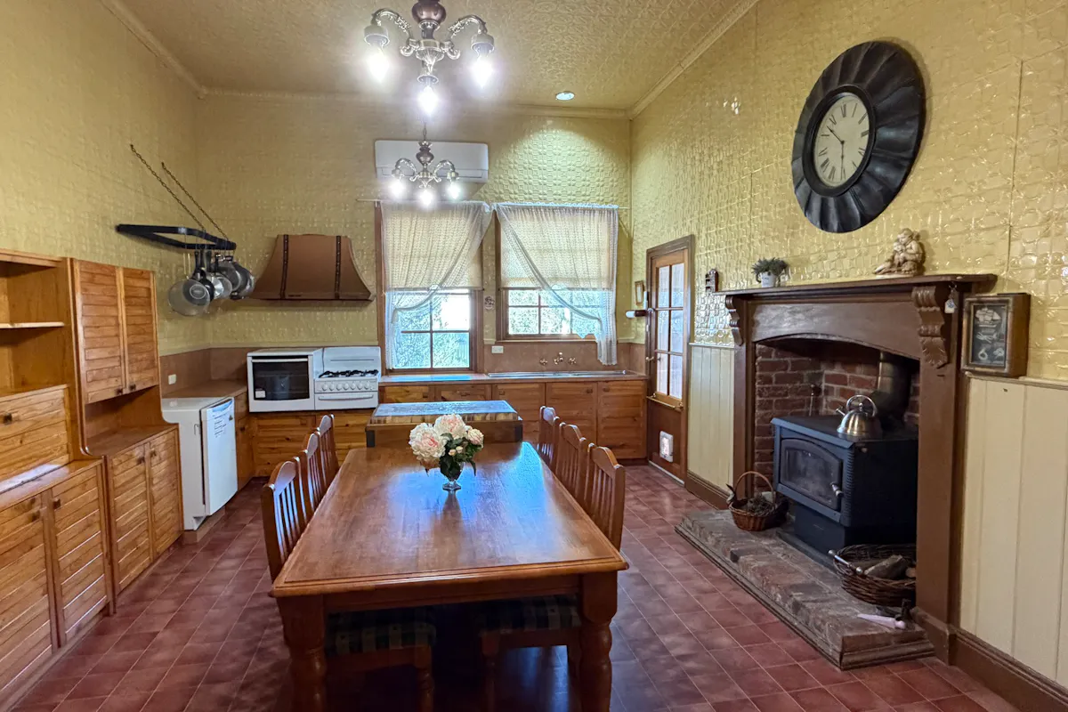 42 Dyer Street — photo 4 of 27