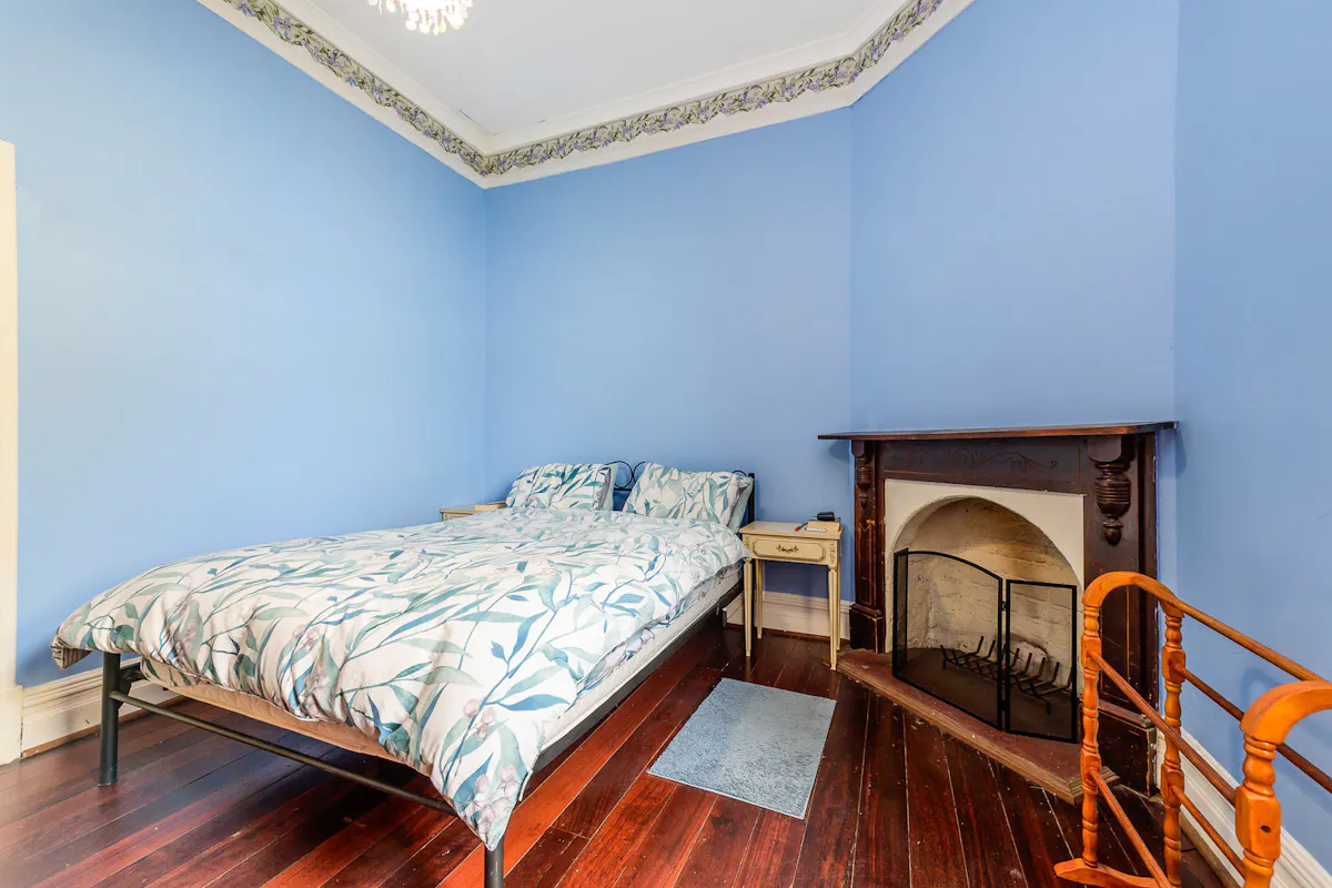 210 Wellington Street West — photo 13 of 30
