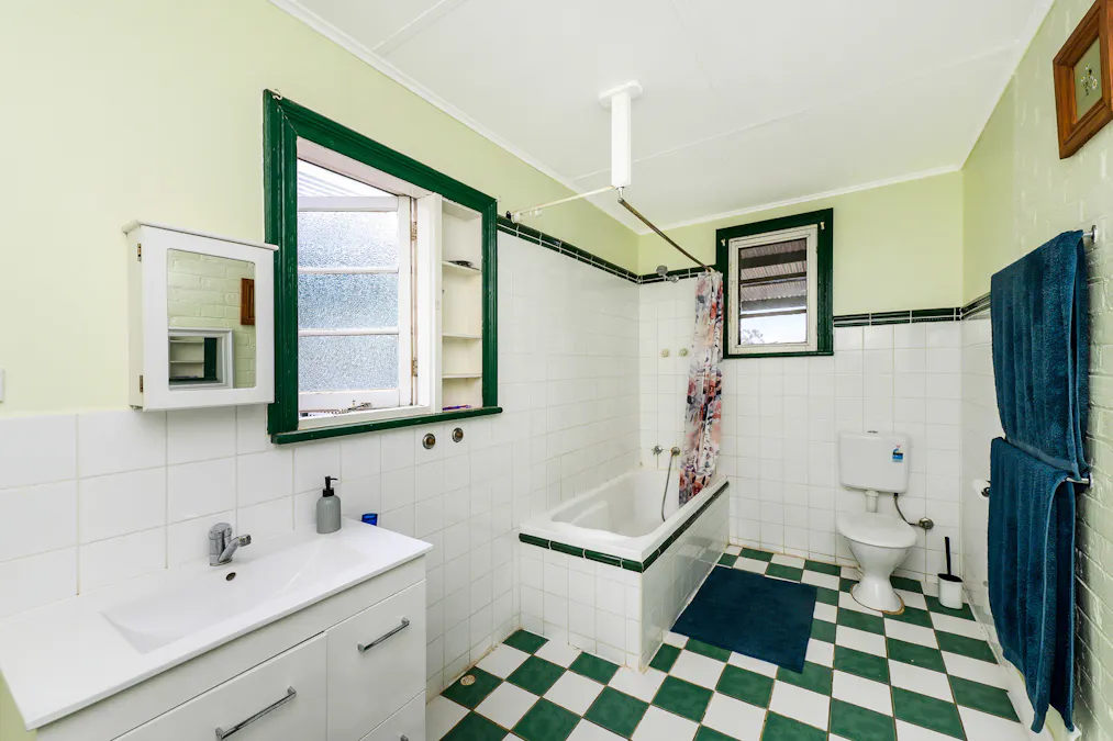 210 Wellington Street West, Northam, WA, 6401 - Image 20