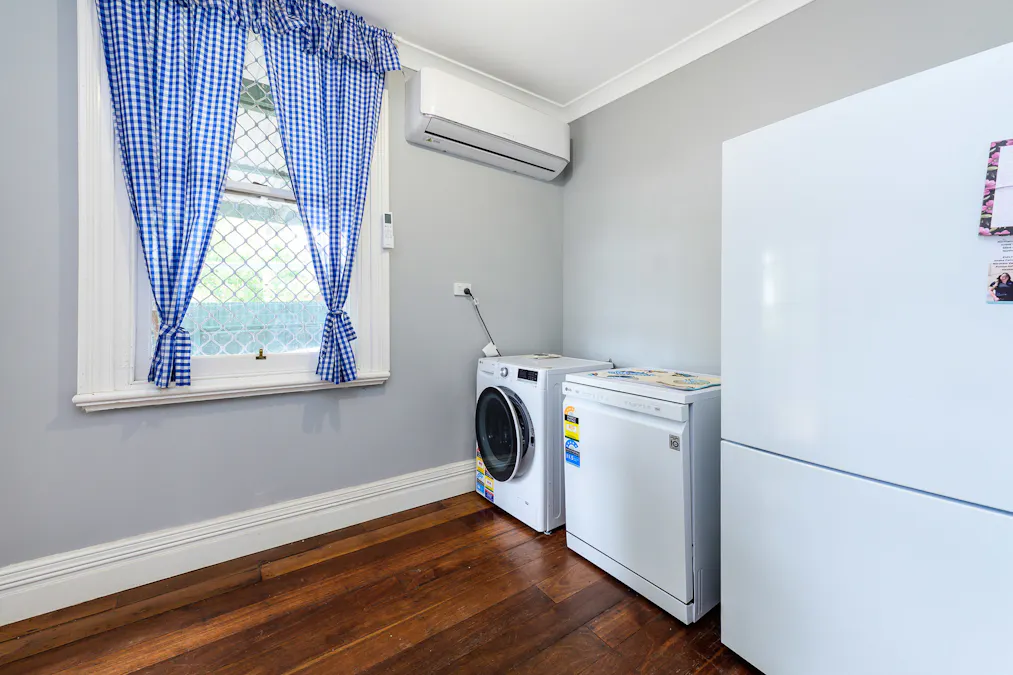 210 Wellington Street West, Northam, WA, 6401 - Image 21