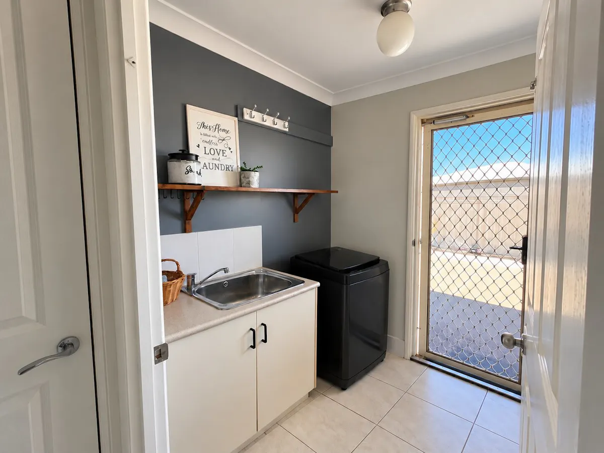 5 Sullivan Crescent — photo 11 of 17