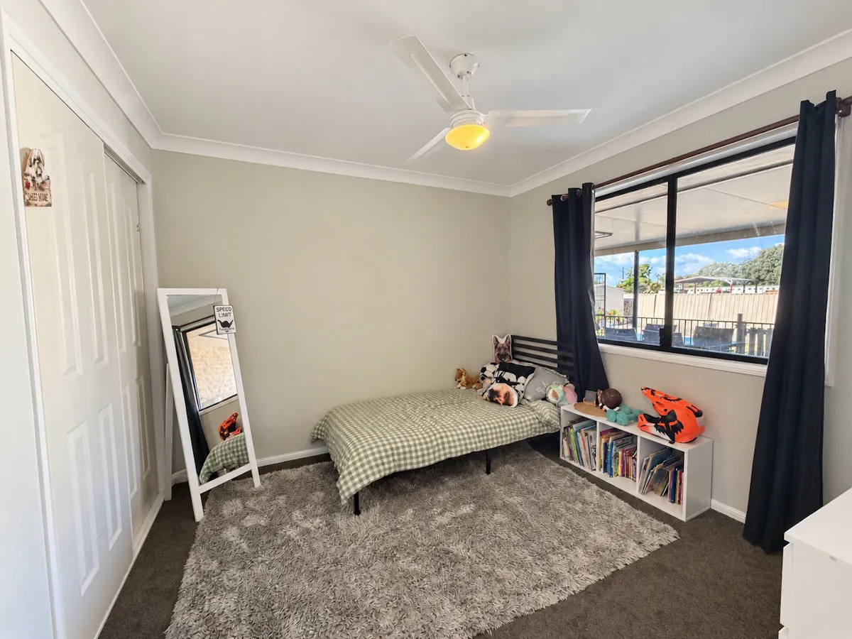 5 Sullivan Crescent — photo 8 of 17