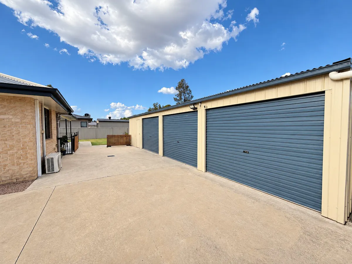5 Sullivan Crescent — photo 15 of 17