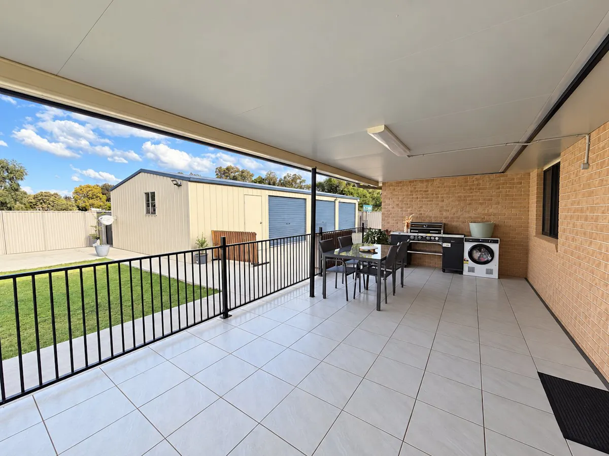 5 Sullivan Crescent — photo 16 of 17