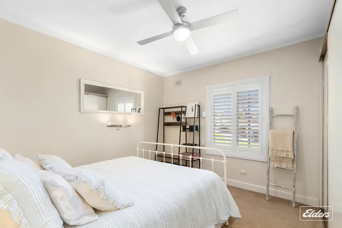 15 Morris Crescent — photo 12 of 30
