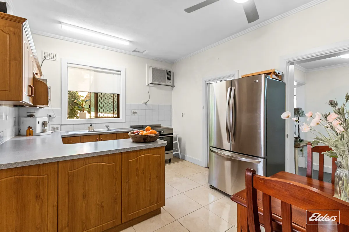 15 Morris Crescent — photo 10 of 30