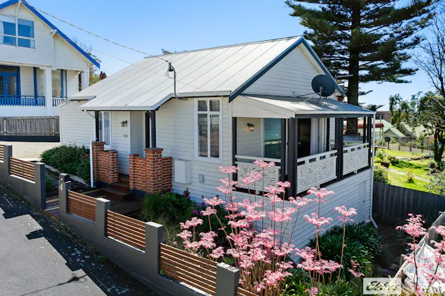 4 Upper Bourke Street — photo from Elders Real Estate Burnie