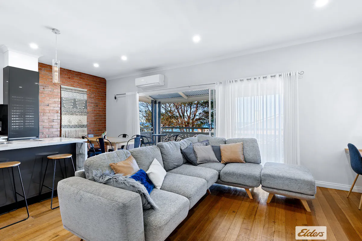 4 Upper Bourke Street — photo 5 of 15