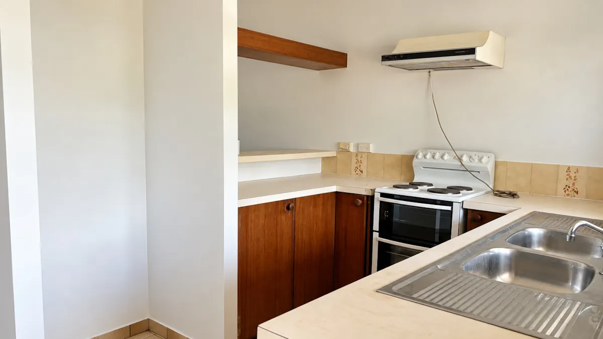 3/3 Livistona Road — photo 3 of 13