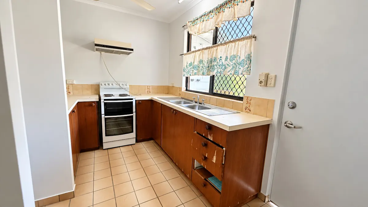 3/3 Livistona Road — photo 4 of 13
