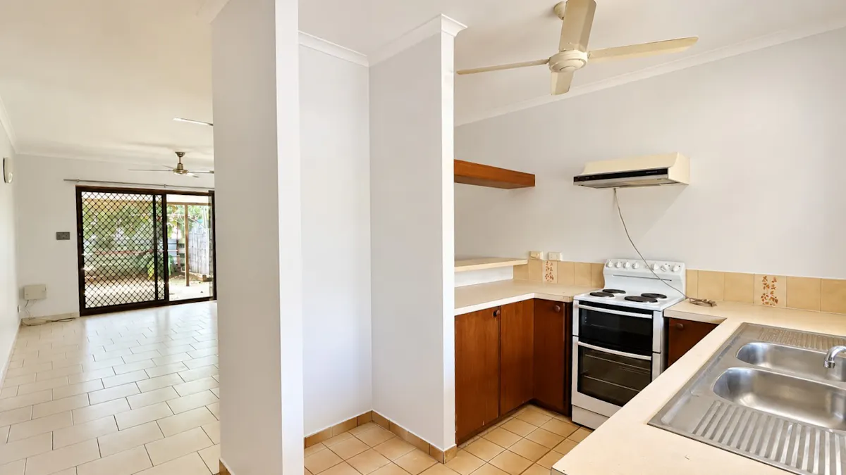 3/3 Livistona Road — photo 5 of 13