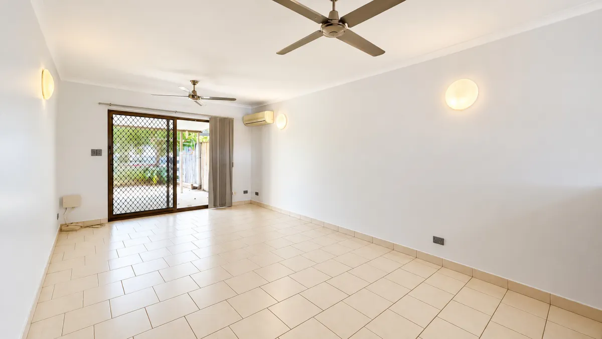 3/3 Livistona Road — photo 6 of 13