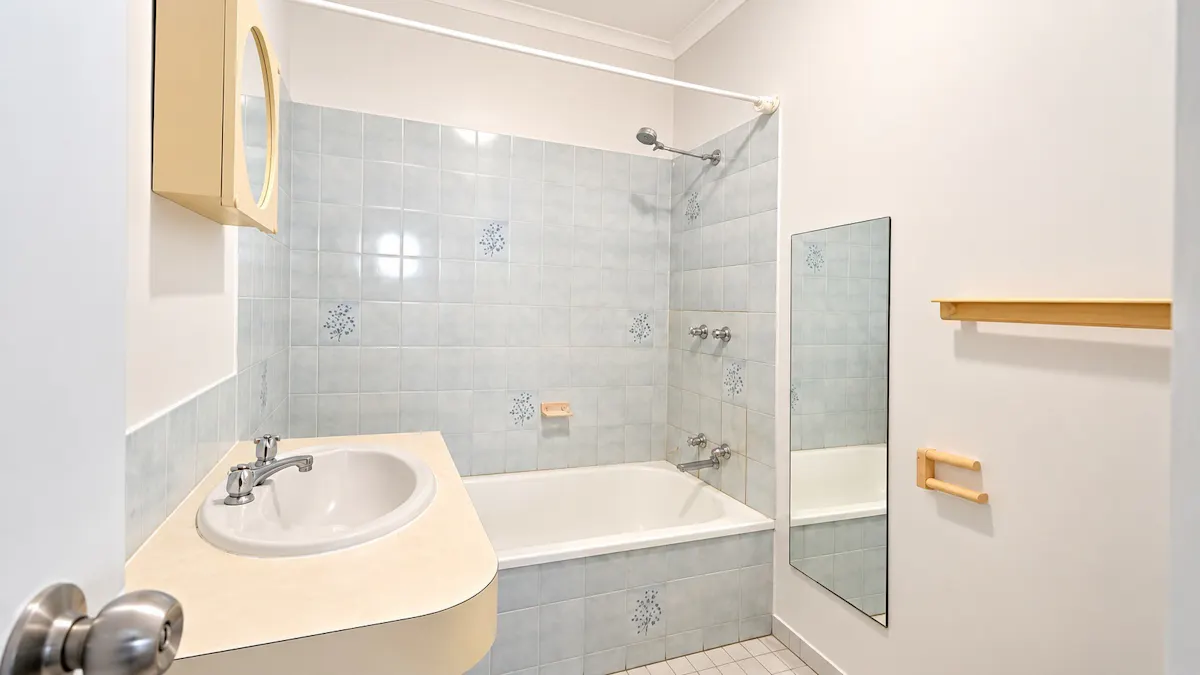 3/3 Livistona Road — photo 10 of 13