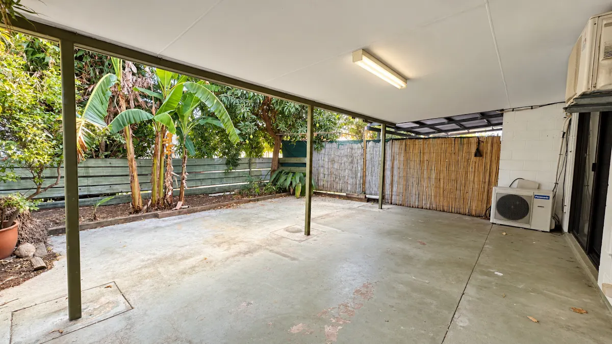 3/3 Livistona Road — photo 11 of 13