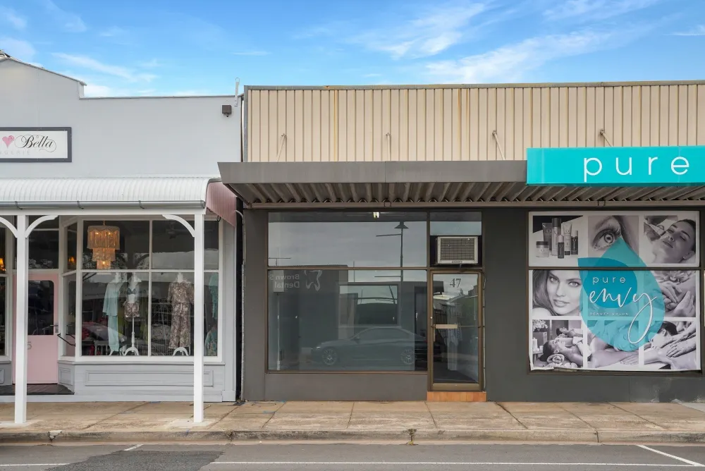 47 Brown Street, Hamilton, VIC, 3300 - Image 2