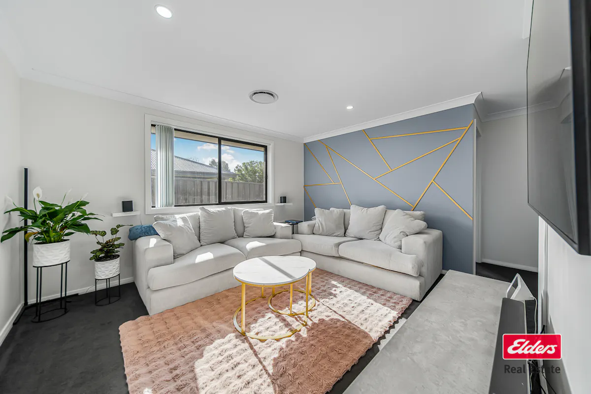 14 Drysdale Close — photo 3 of 17