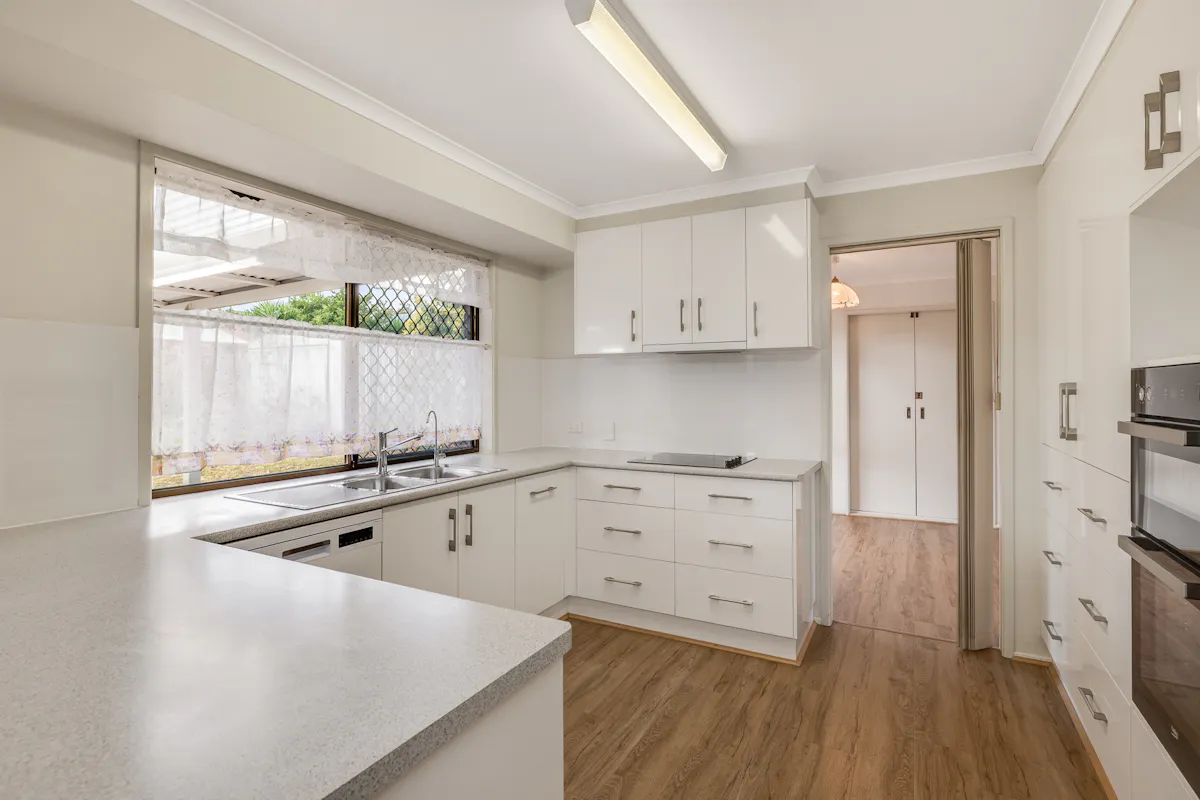 31 Lindberg Street — photo 2 of 11