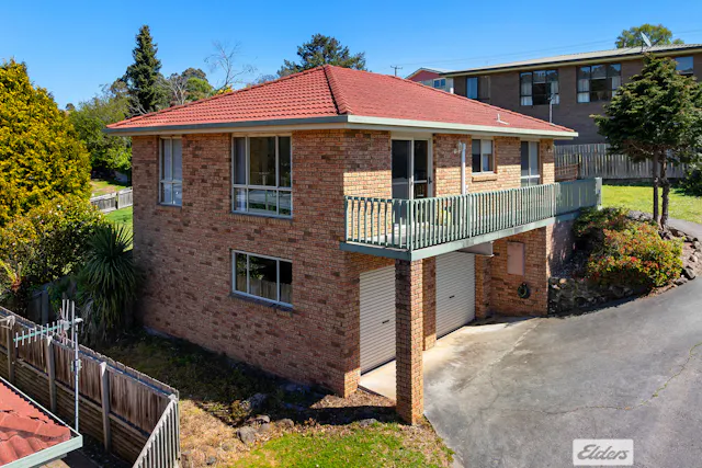 2/27 Kingsley Avenue — photo from Elders Real Estate Burnie