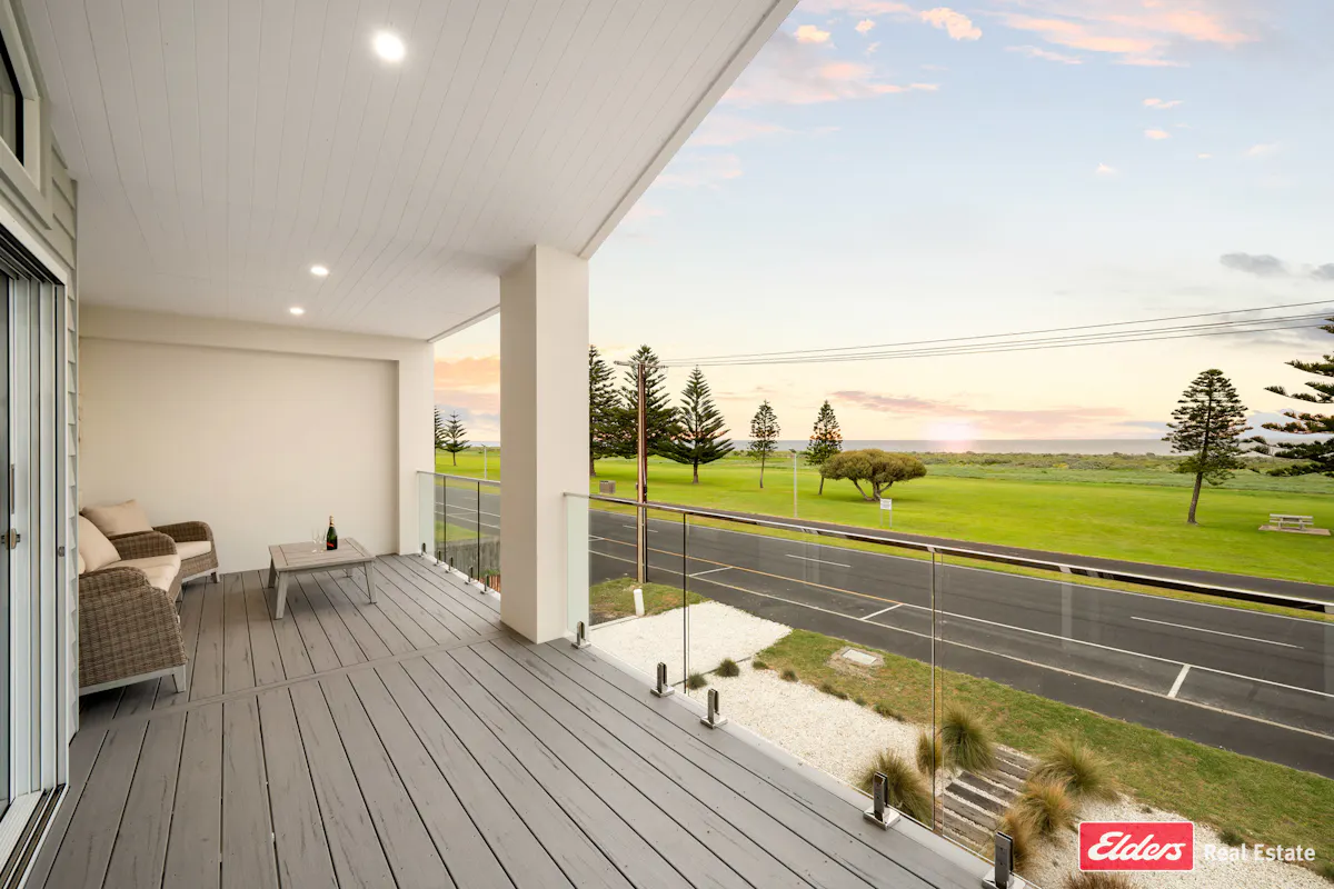 20 Marine Parade — photo 3 of 27