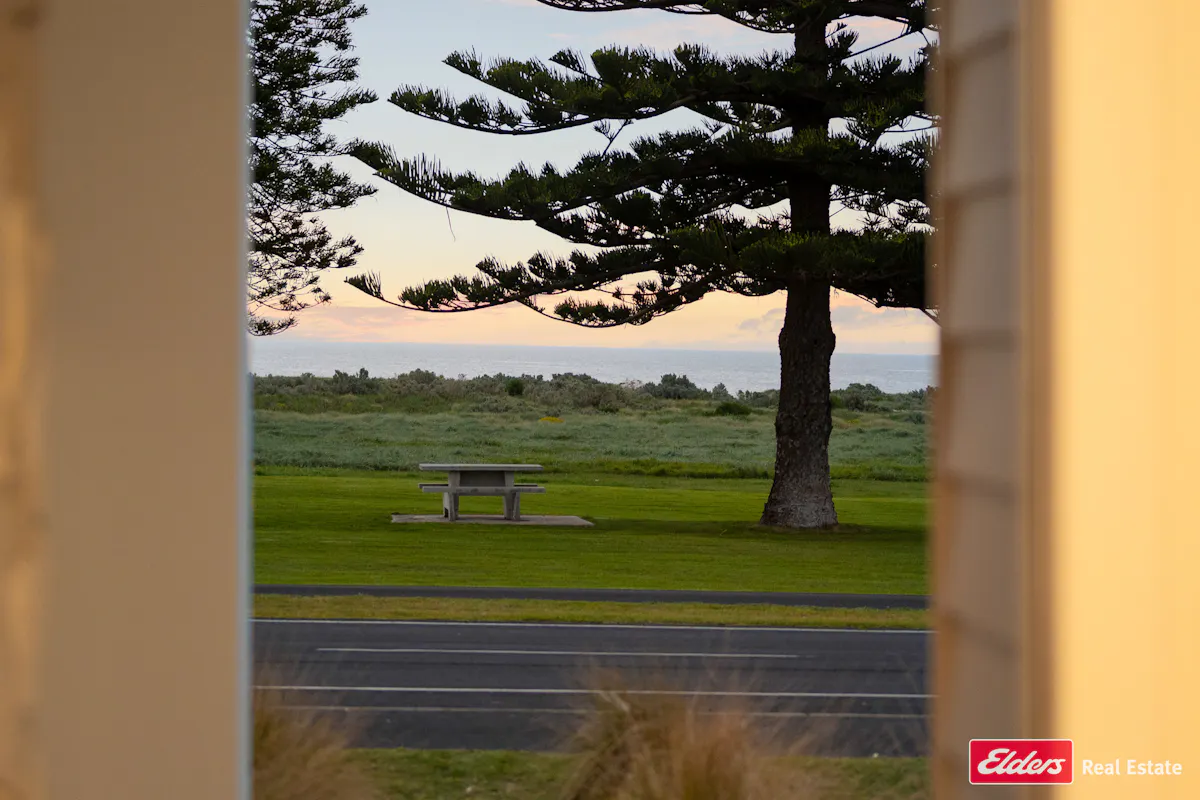 20 Marine Parade — photo 23 of 27
