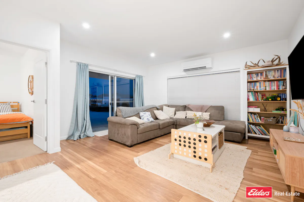 20 Marine Parade — photo 16 of 27