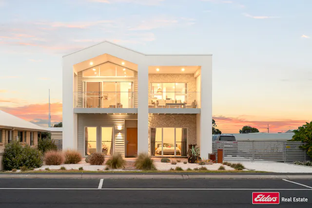 20 Marine Parade — photo from Elders Real Estate Kingston SE