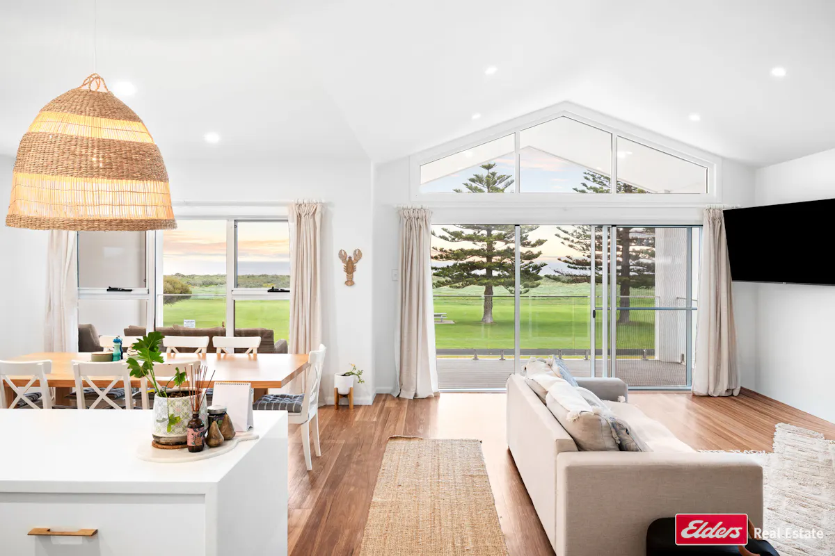 20 Marine Parade — photo 4 of 27