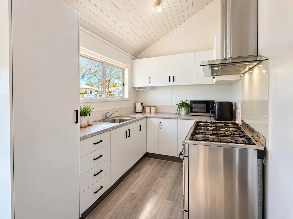 8 Carlow Drive — photo 4 of 12