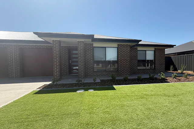 6 Bellman Circuit — photo from Elders Real Estate Dubbo