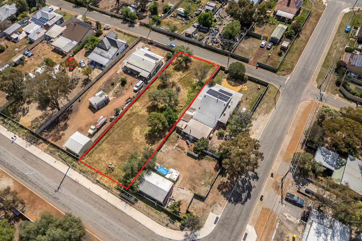 41 Lockyer Avenue — photo 3 of 9
