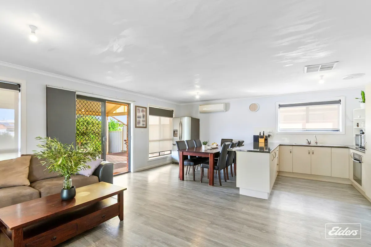 9 James Street — photo 4 of 27