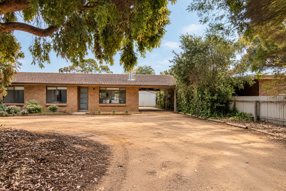 1 Schinckel Road — photo 2 of 16