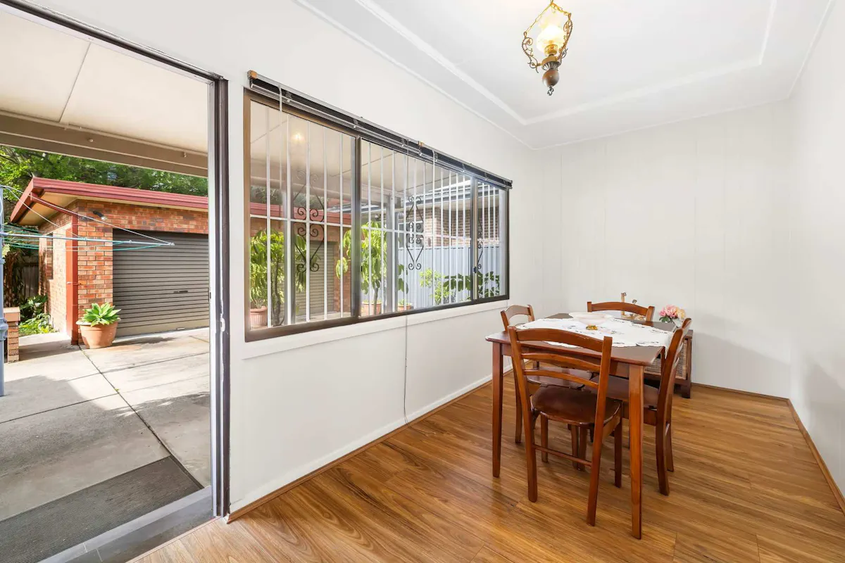 6 Eccles Avenue — photo 11 of 16