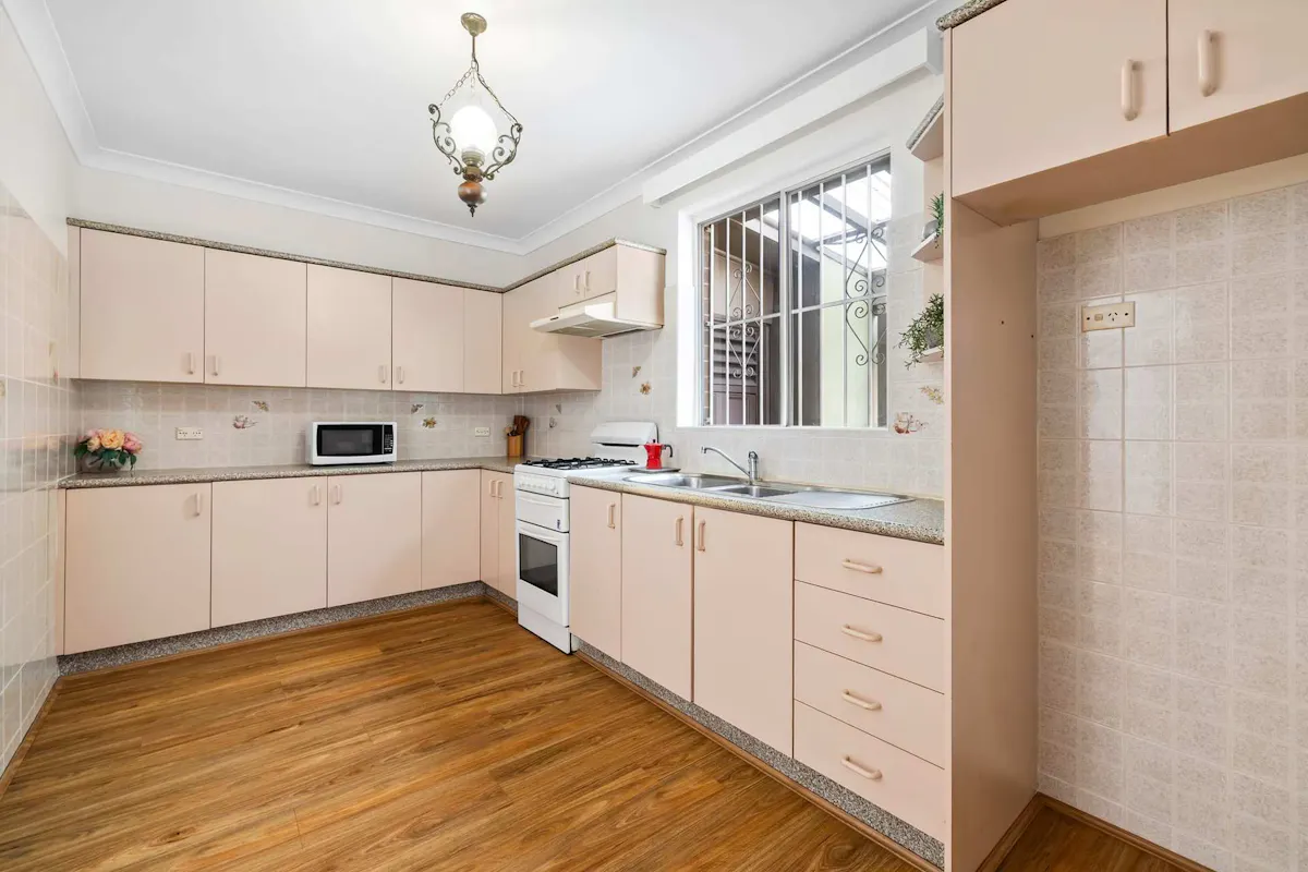 6 Eccles Avenue — photo 6 of 16