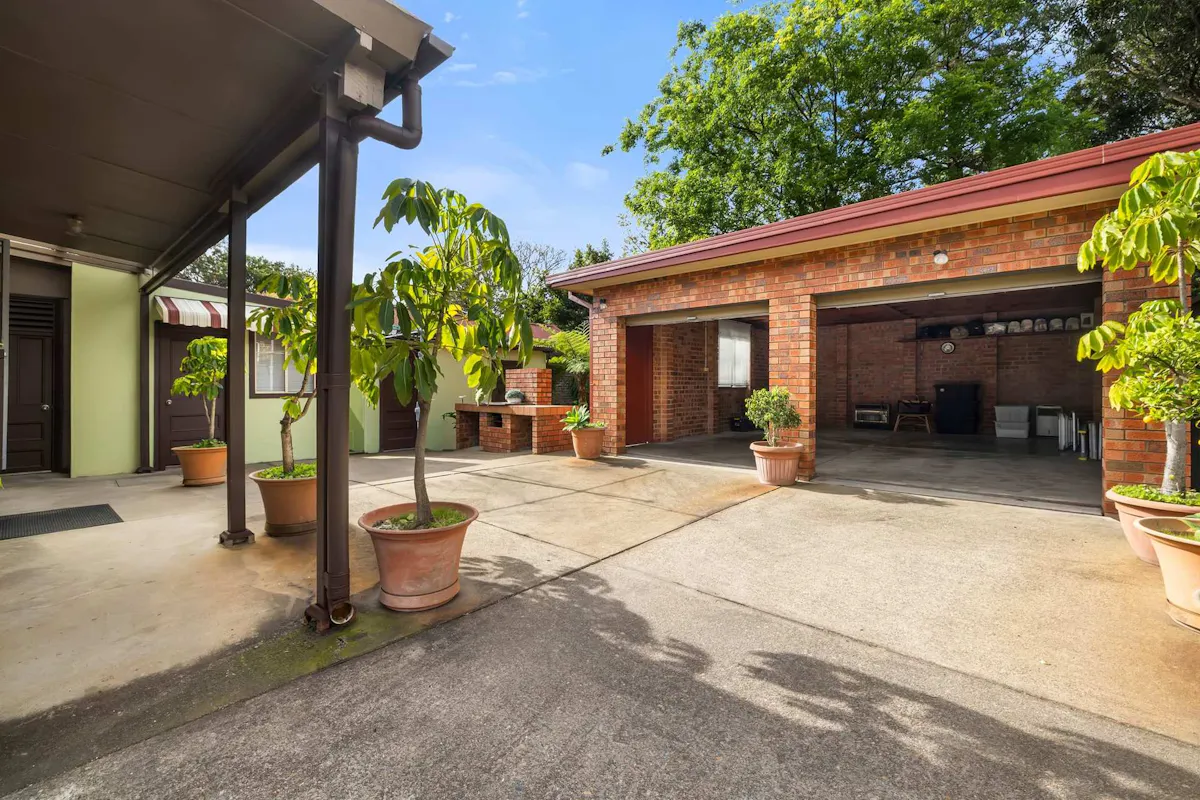 6 Eccles Avenue — photo 12 of 16