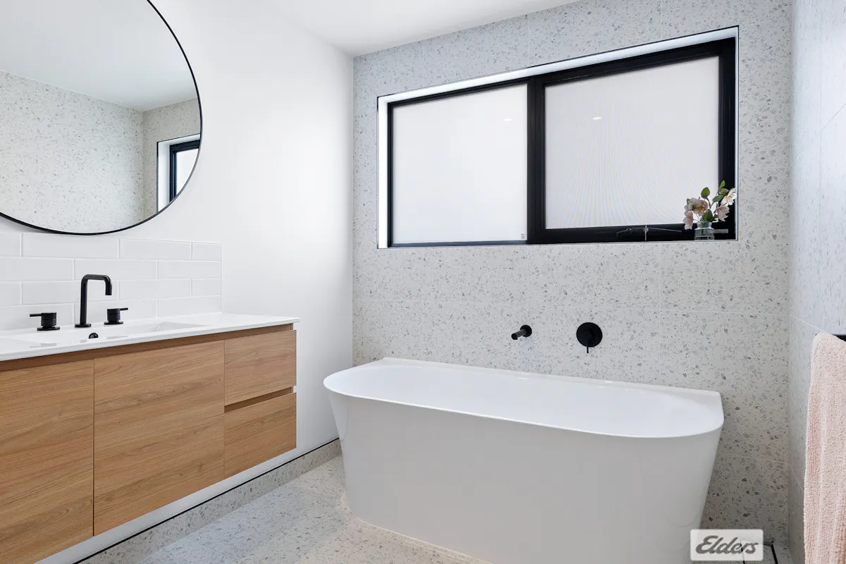 17 Webb Avenue — photo 10 of 22