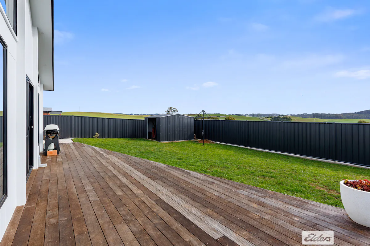 17 Webb Avenue — photo 17 of 22