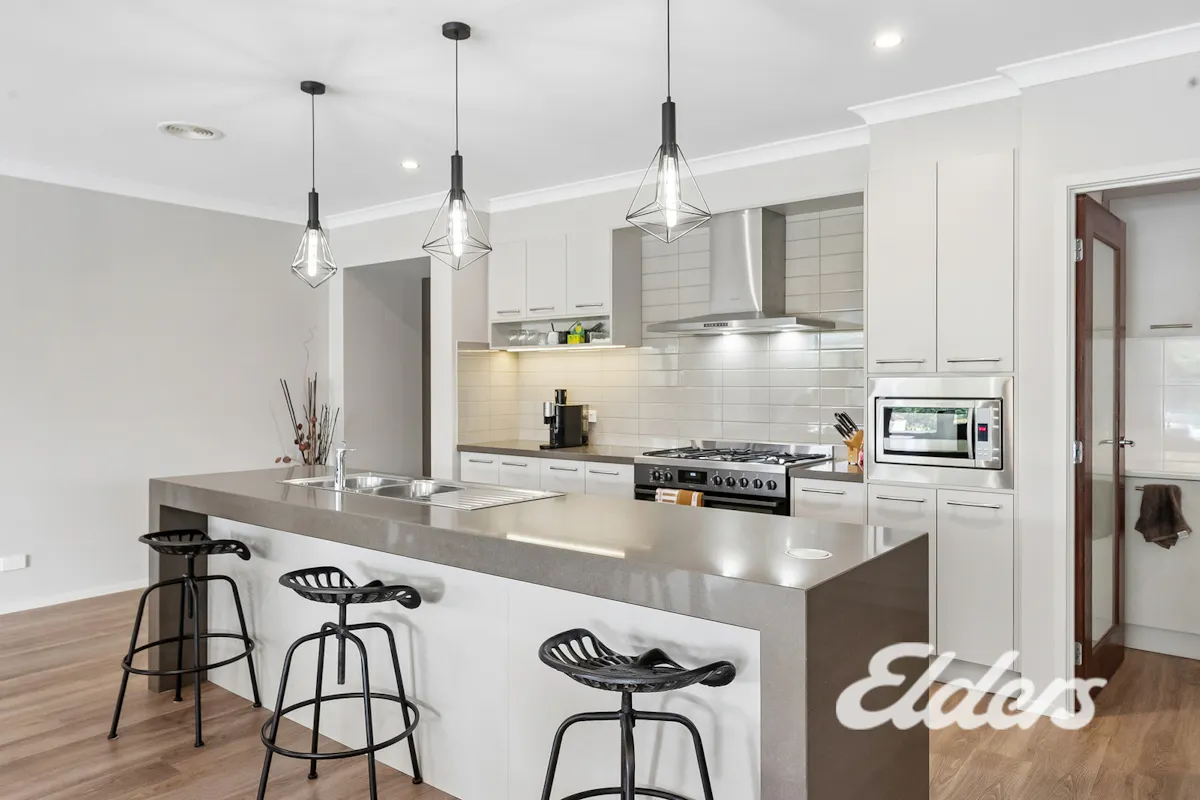 48 Coghill Street — photo 8 of 25