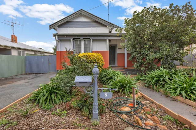 9 Carrington Street — photo from Elders Real Estate Parkes