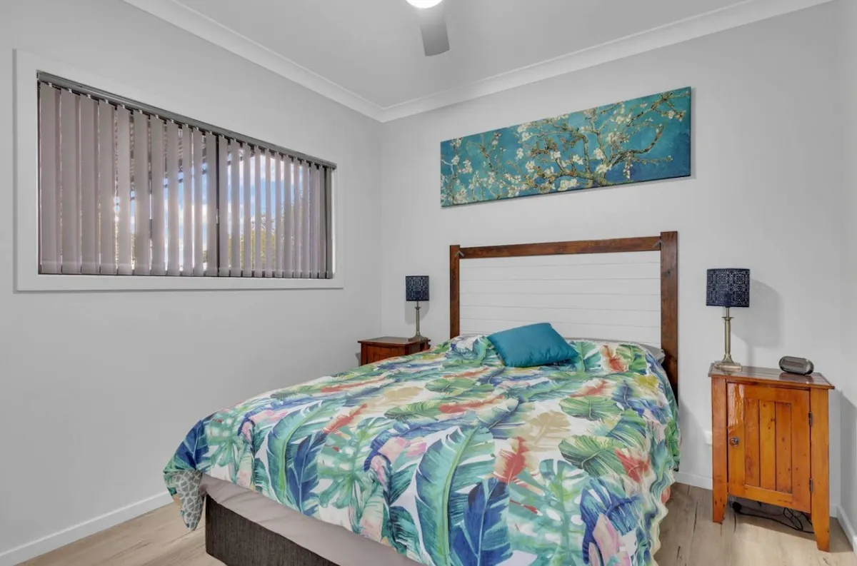 10 Phoenix Avenue — photo 4 of 9