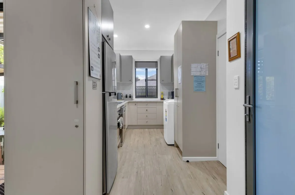 10 Phoenix Avenue — photo 8 of 9