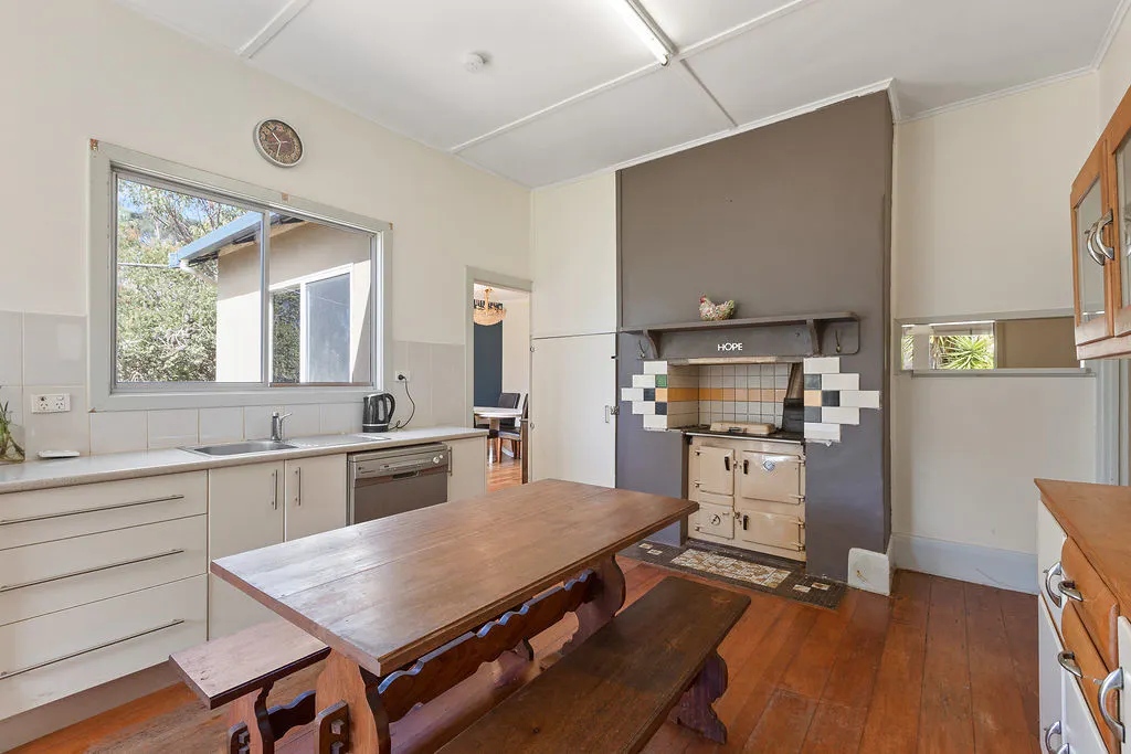 10-12 Kitchener Terrace — photo 10 of 30