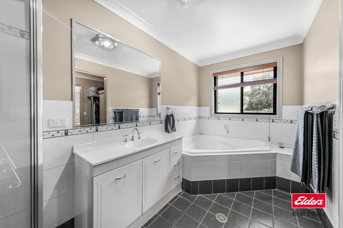 4L Dunlop Road — photo 11 of 23